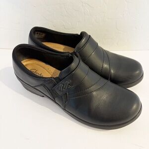 EUC Clarks Collection Angie Pearl Black Leather Slip On Loafer Size 8.5M